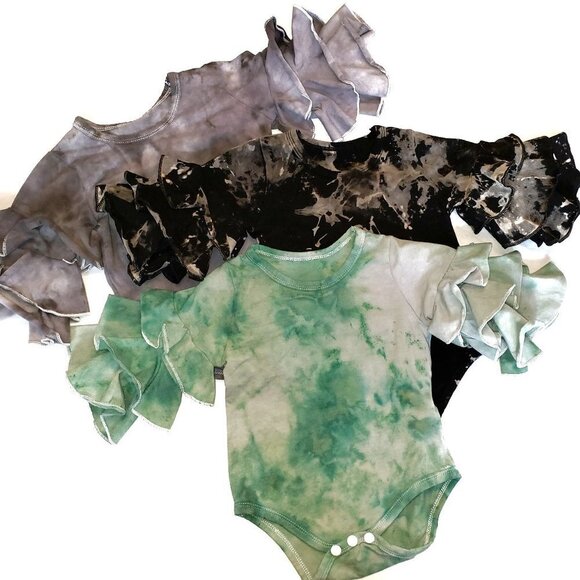 NWOT Tie Dye Ruffle Sleeve Infant Bodysuits Black‎ Grey Green 6-9 months 3pc - Picture 1 of 6